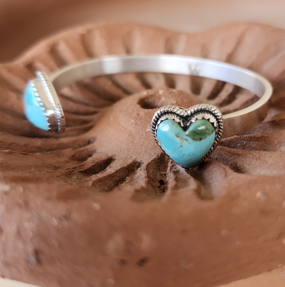Native American Sterling Silver Turquoise Floating Heart Open Cuff Bracelet - Picture 6 of 7